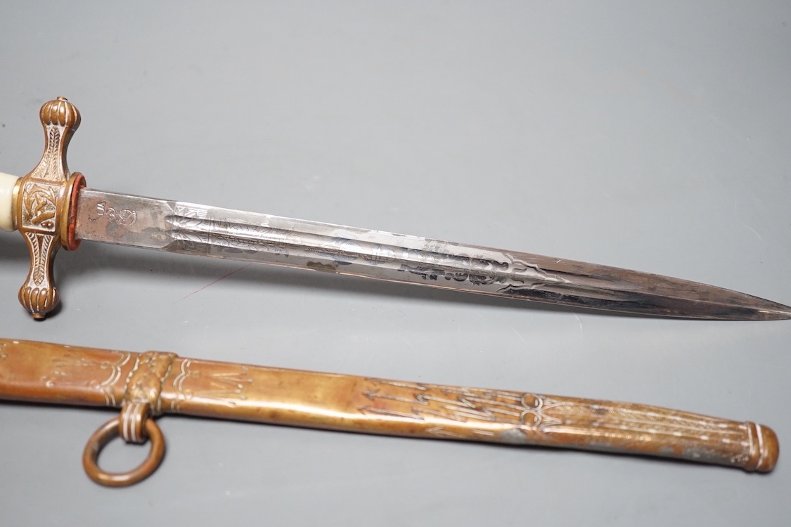A Third Reich kriegsmarine naval officer’s dagger, 41.5 cms long.